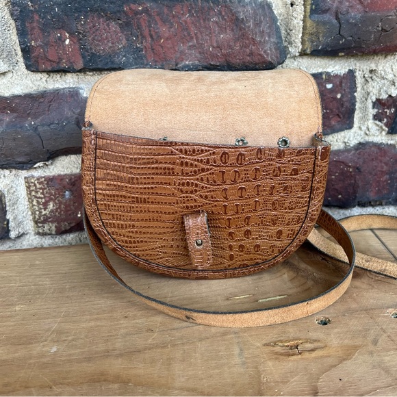 Vintage mini crocodile style leather purse/belt purse - Picture 3 of 11